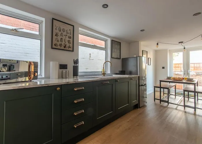 Stylish Southampton City Centre House